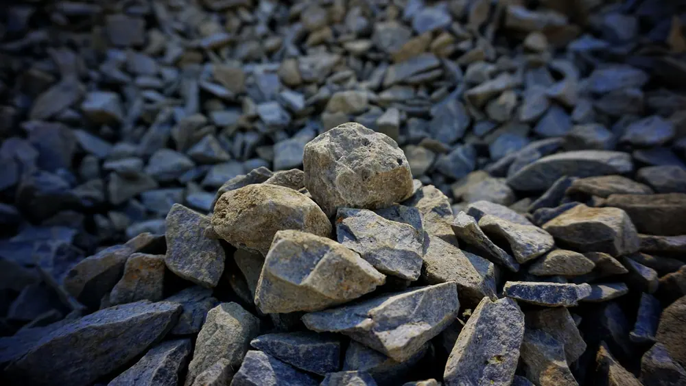 1 1/4" Basalt Chip sample